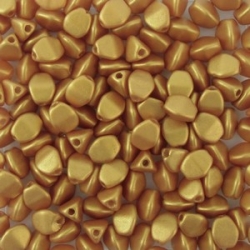 #90.01 - 50 Stck. Pinch-Bead 5x3mm - Alabaster GoldShine - Gold