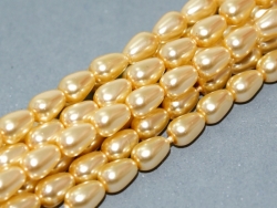 #07 - 1 Strang Teardrop Glass Pearls Ø 7*5 mm - cream