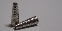 #52 - 1 Perlkappe 18x6mm altsilber gehämmert