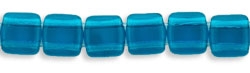 50 Stück Two-Hole Flat Square 6mm - Capri Blue