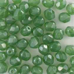 #09.02 25 Stück - 6,0 mm Glasschliffperlen - opal green lustered