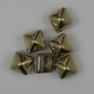 #04 - 10 Two-Hole Pyramid 8x8mm - crystal half messing