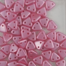 #31 10g Triangle-Beads 6mm - pearl coat pink