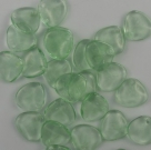 #33a 50 Stck. Rose Petals 8*7mm - peridot